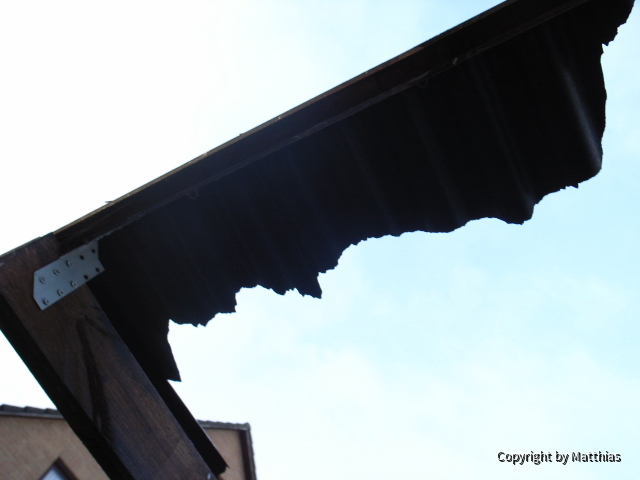 Wenn der Wind "blässt", dann fehlt dem Carport das Dach ;-)