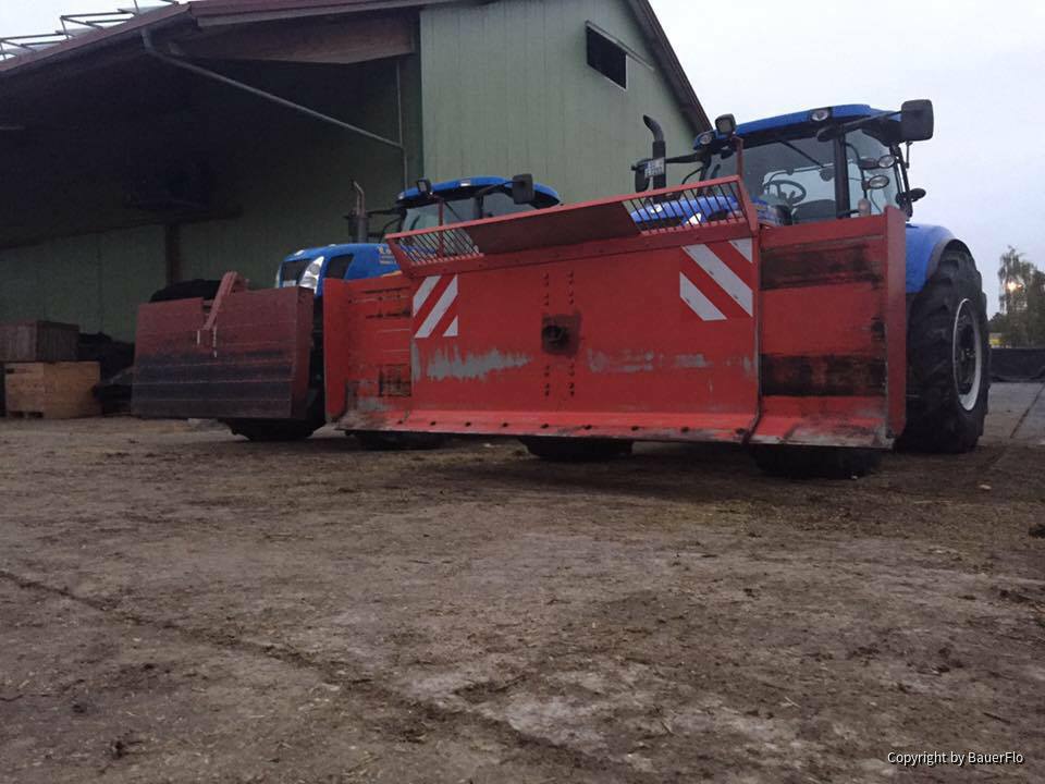 Hier mal nach und nach ein paar Bilder von mir bei der Arbeit