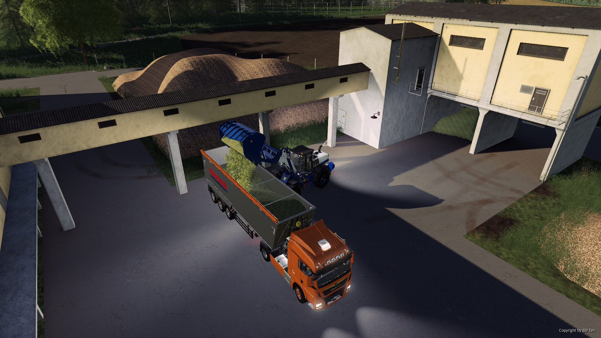 Verladen der Rübenplattsilage