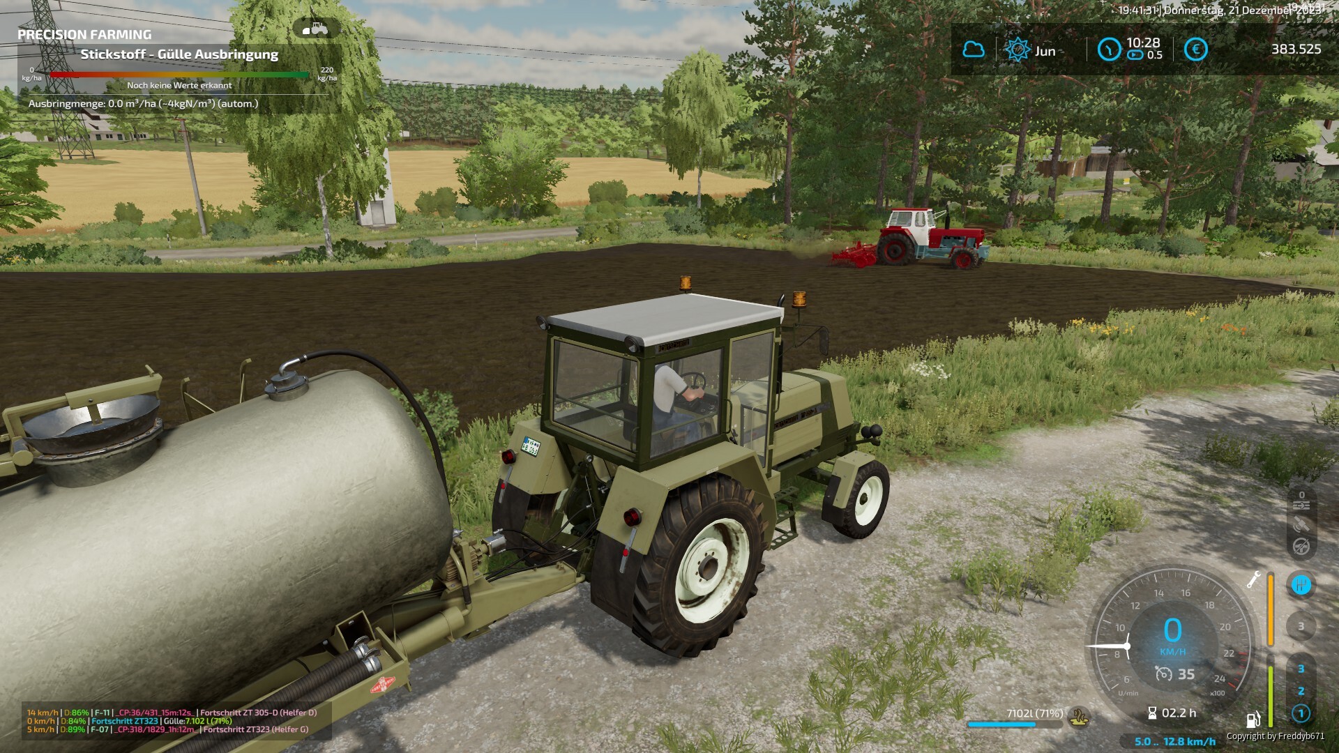 arbeiten mit der Brigade, ich, Jauchenpauel und Knochenkachel mit dem Grubber