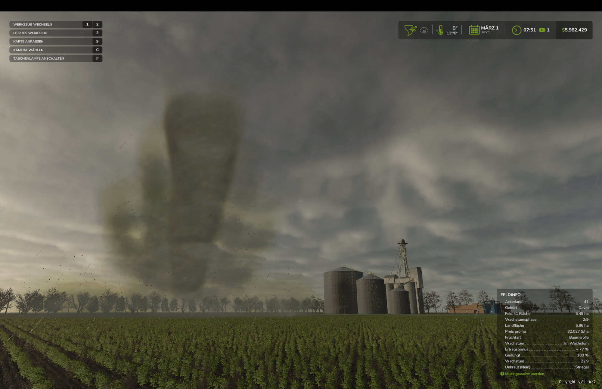 Ein Tornado rast über die Prärie